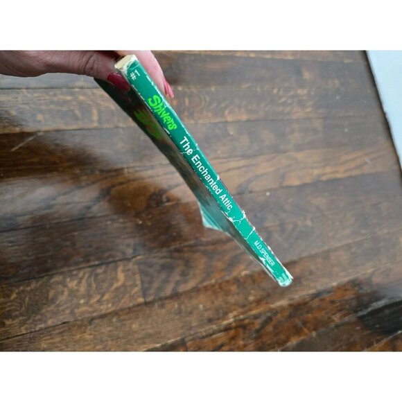 Shivers The Enchanted Attic by M.D. Spenser Horror Paperback Book Vintage 1996 - Picture 8 of 9